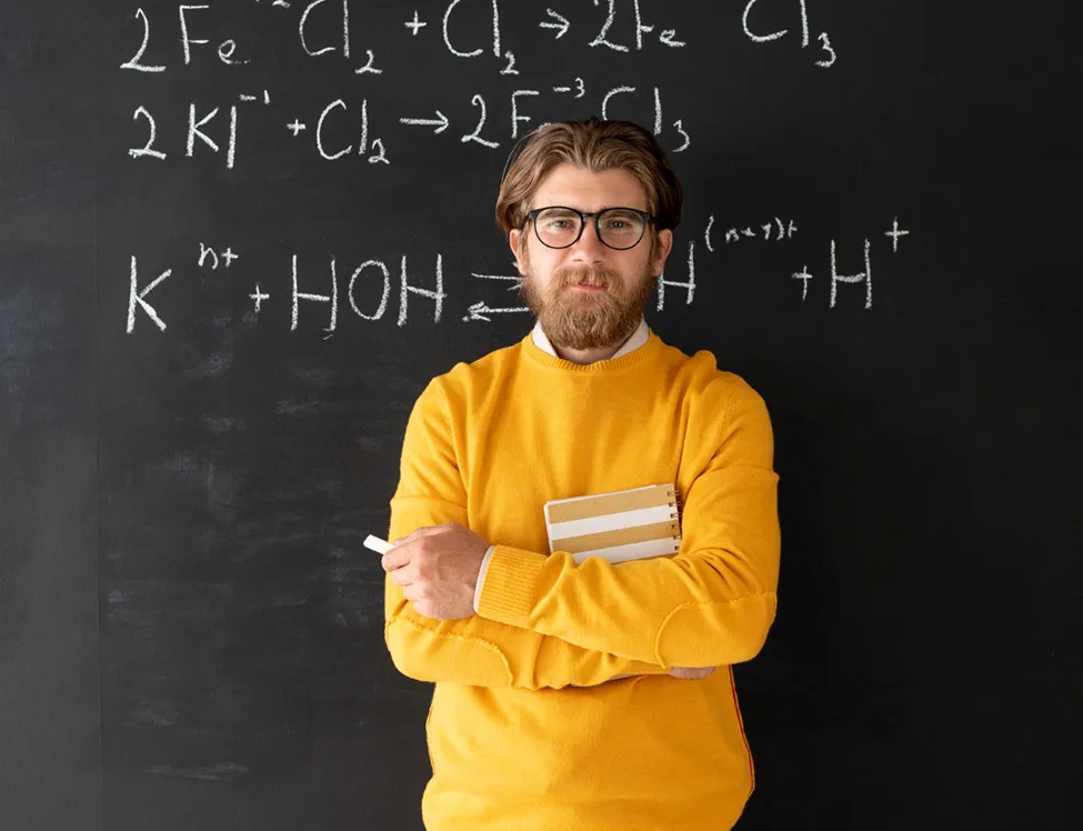 young successful chemistry teacher in casualwear s GWTLZWZ