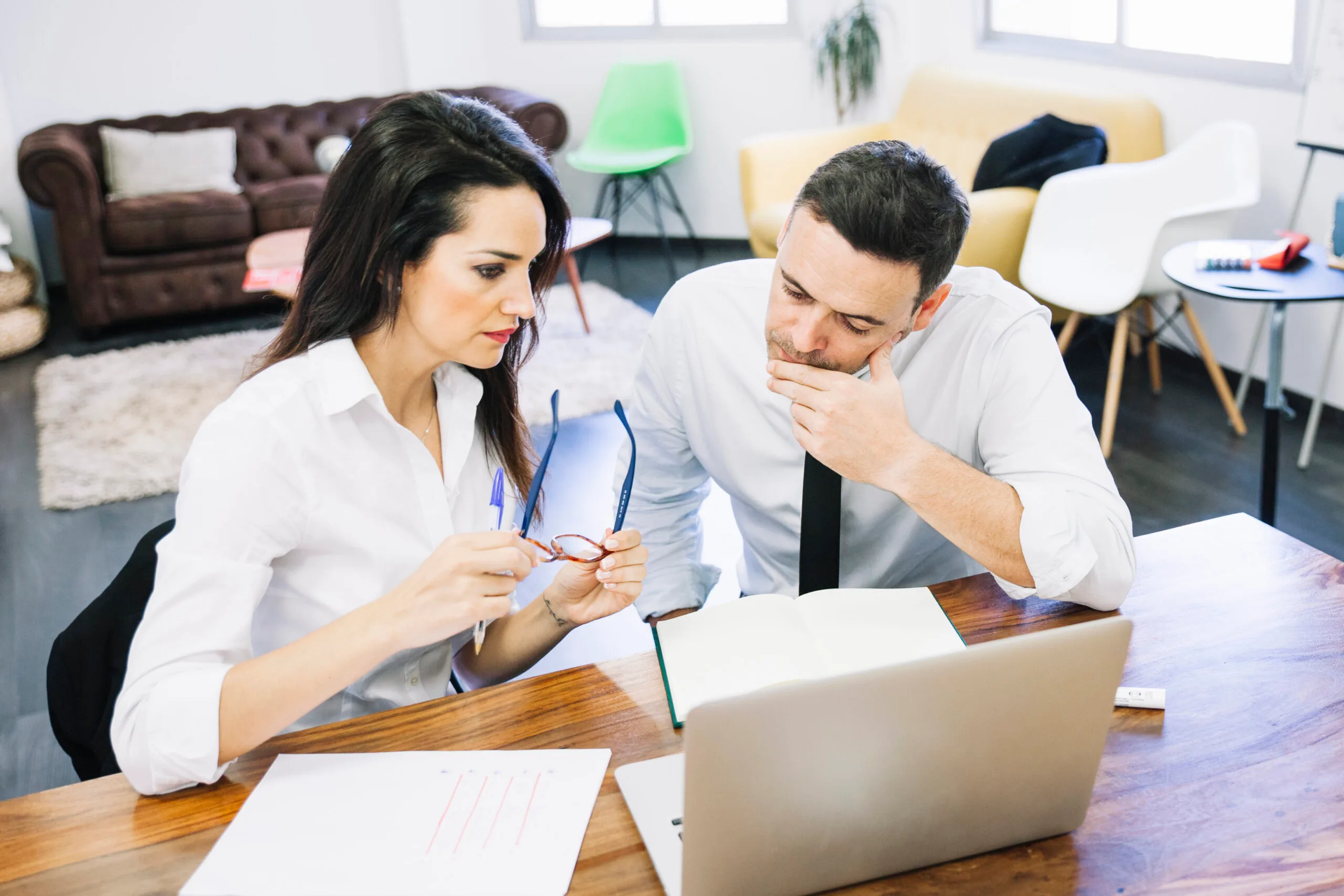 modern business people with laptop scaled